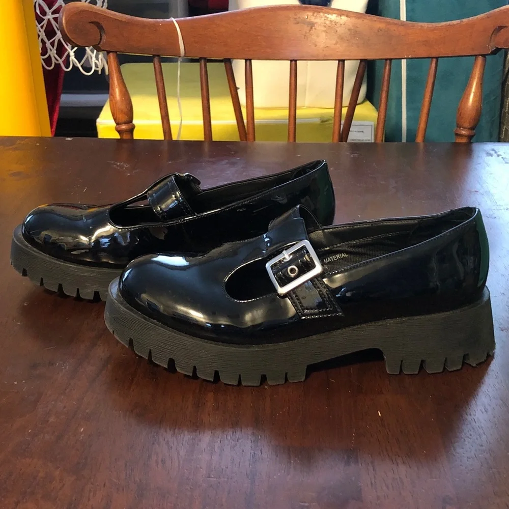 🎃 Vintage 90s Rouge! Platform with Buckle Shoes